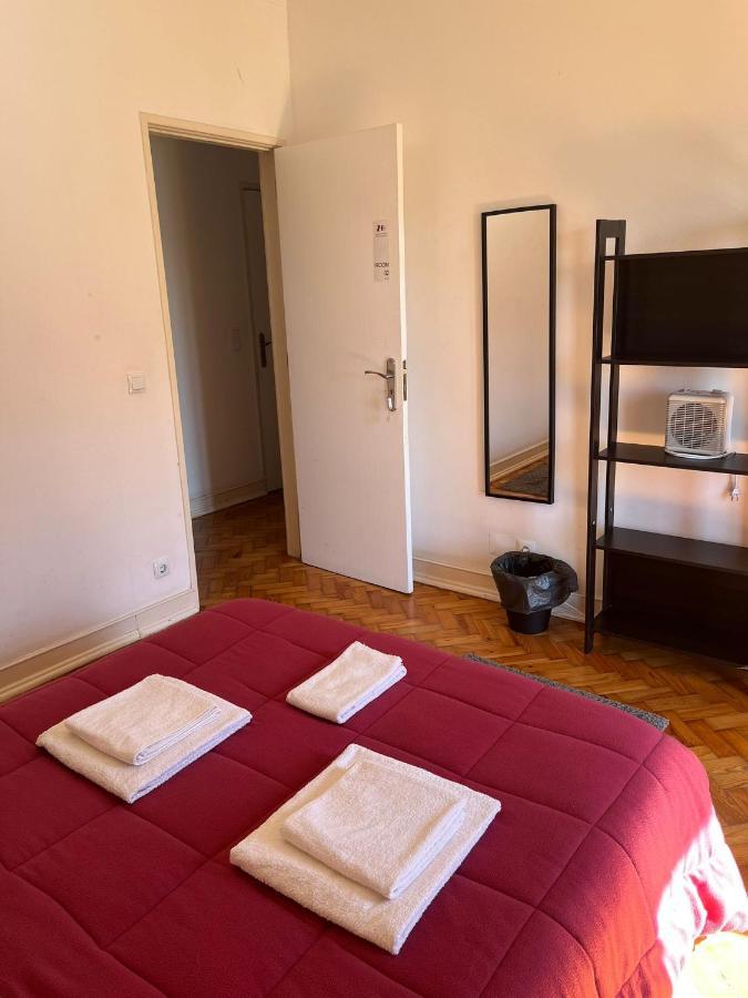 Alvalade II Airport Guest House Lissabon Buitenkant foto