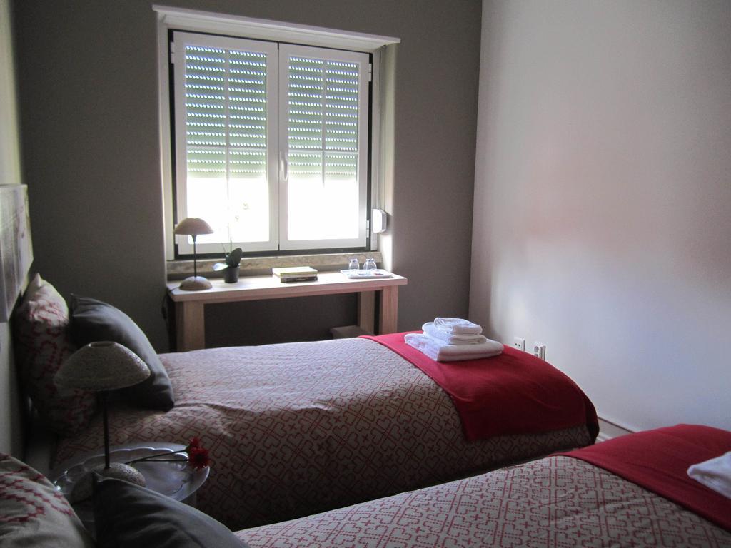 Alvalade II Airport Guest House Lissabon Kamer foto