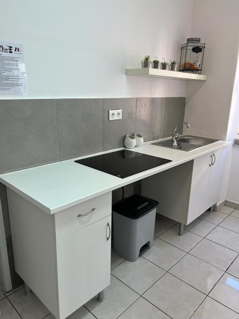 Alvalade II Airport Guest House Lissabon Buitenkant foto