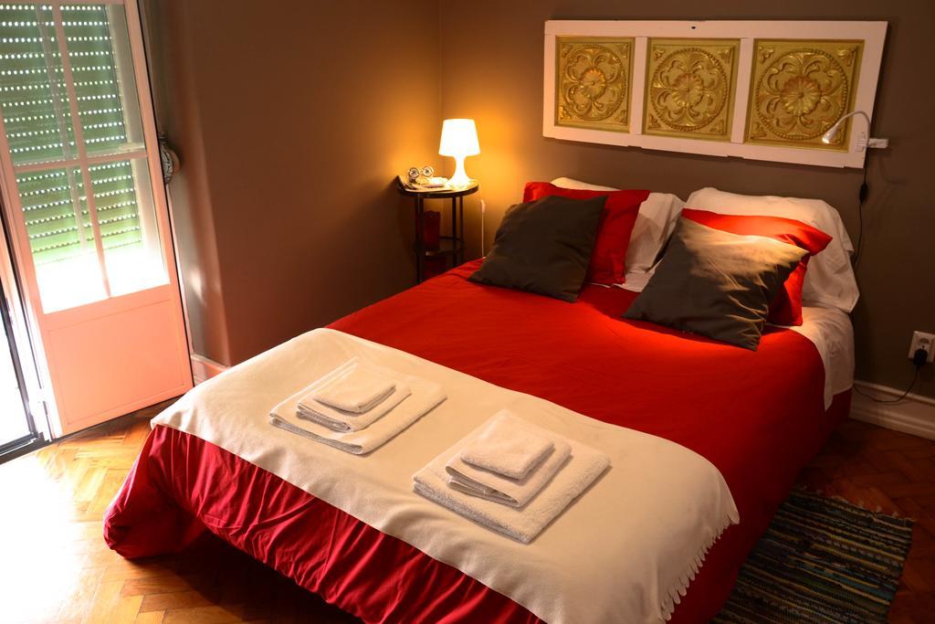 Alvalade II Airport Guest House Lissabon Kamer foto
