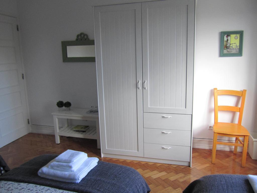 Alvalade II Airport Guest House Lissabon Kamer foto