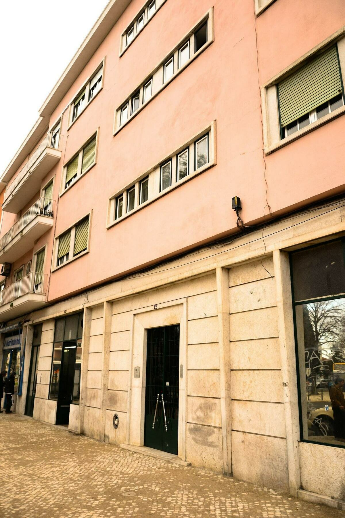 Alvalade II Airport Guest House Lissabon Buitenkant foto