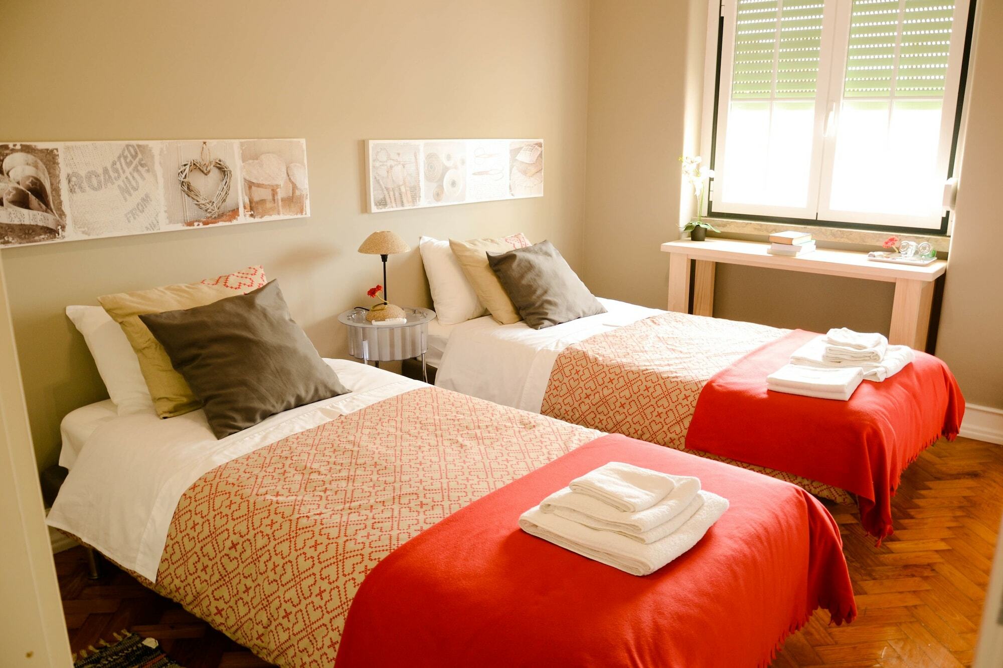 Alvalade II Airport Guest House Lissabon Buitenkant foto