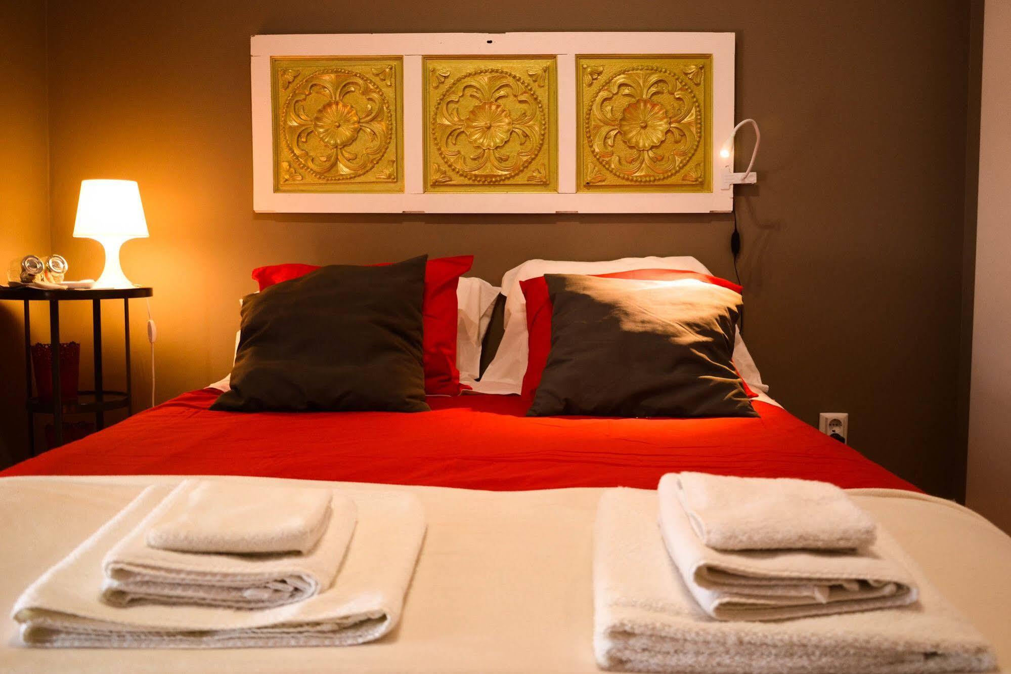 Alvalade II Airport Guest House Lissabon Buitenkant foto